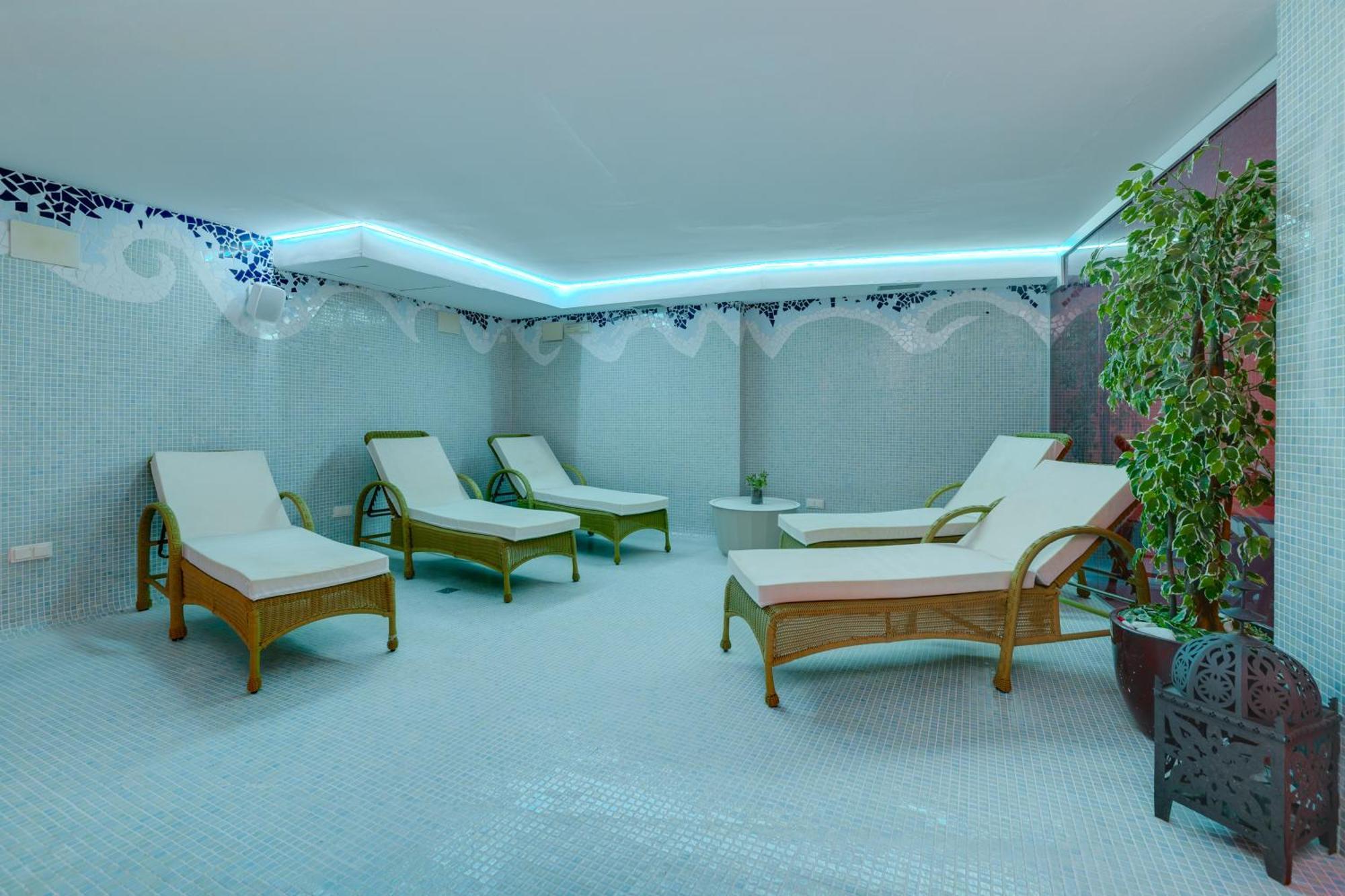 Daniya Denia Spa & Business 4* Экстерьер фото